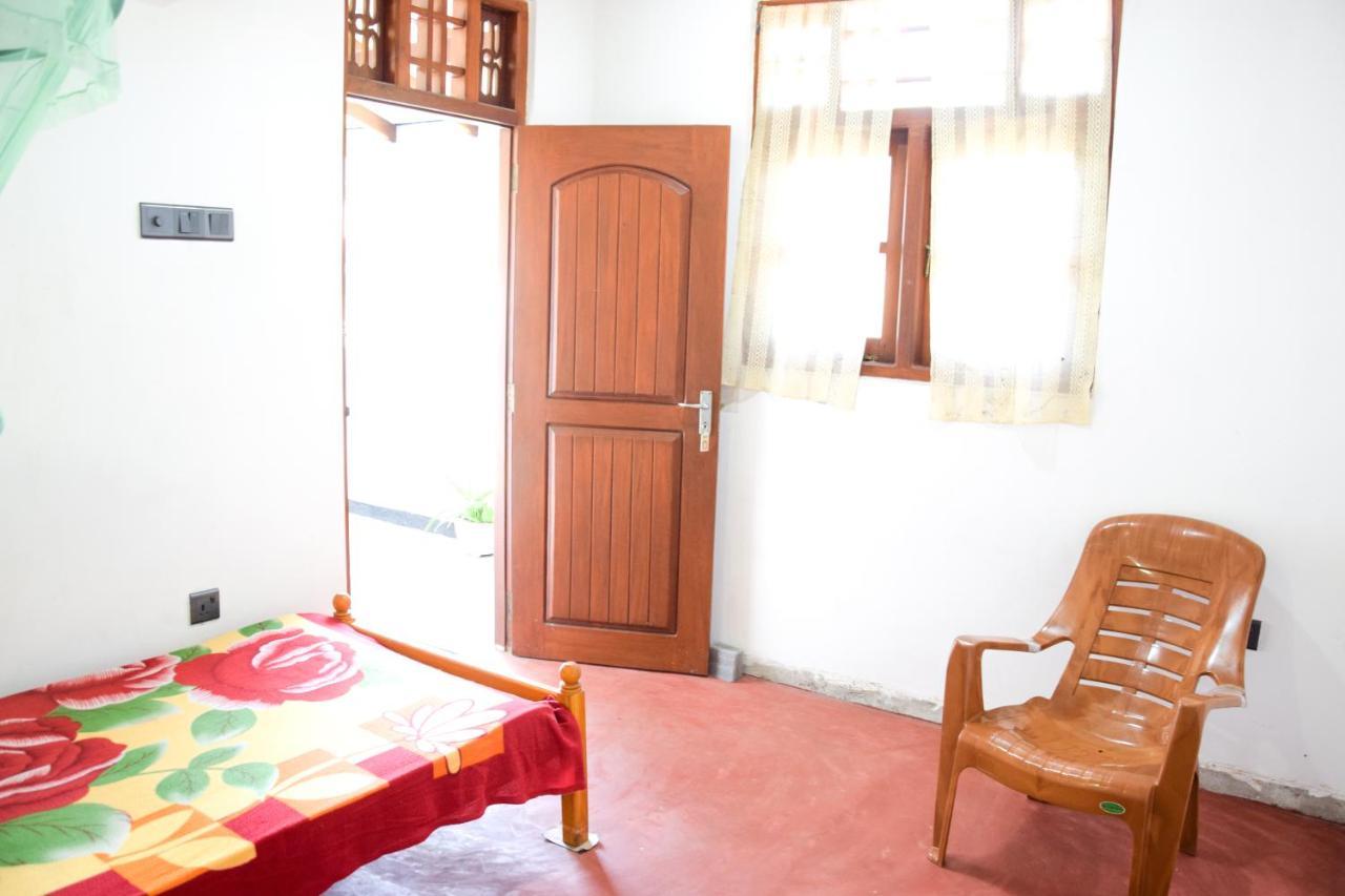 Tharaka Homestay Weligama Εξωτερικό φωτογραφία