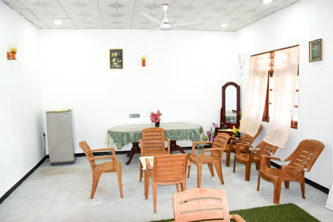 Tharaka Homestay Weligama Εξωτερικό φωτογραφία